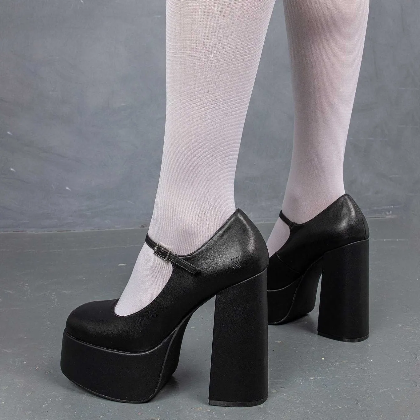 KOI footwear Darkbloom Black Platform Heels<Women'S The Heeled Boot