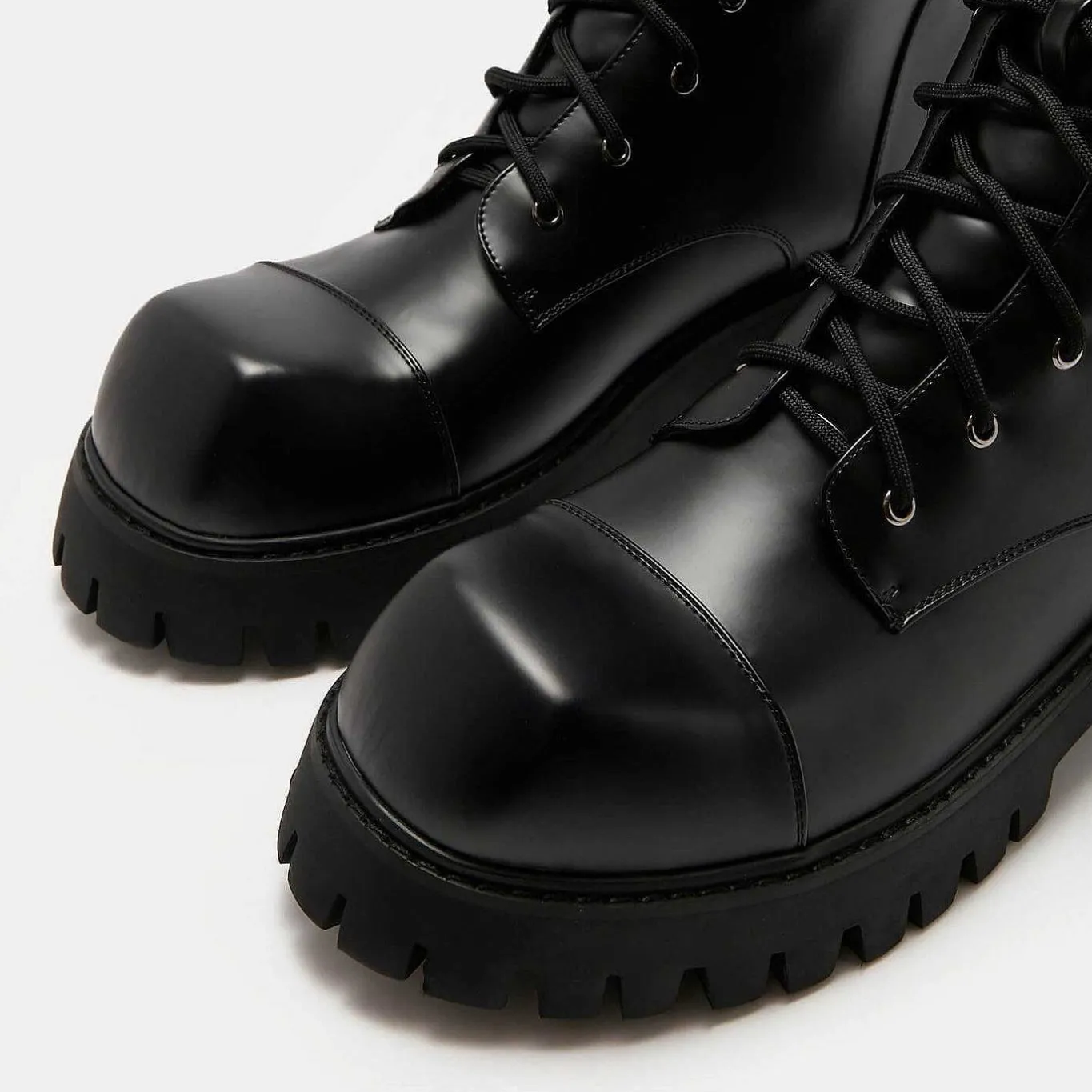 KOI footwear Gimli Men'S Black Square Toe Lace Up Boots<Men'S The Platform Boot