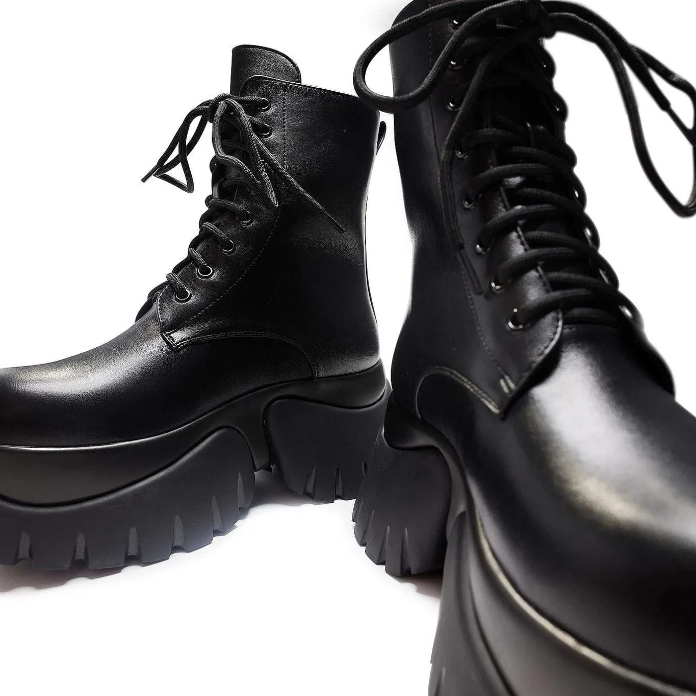 KOI footwear Rancor Vilun Black Lace Up Boots<Women'S The Platform Boot